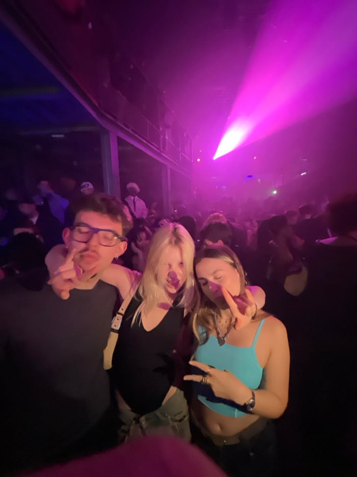 Concert event draws crowds in Paris nightclub venue