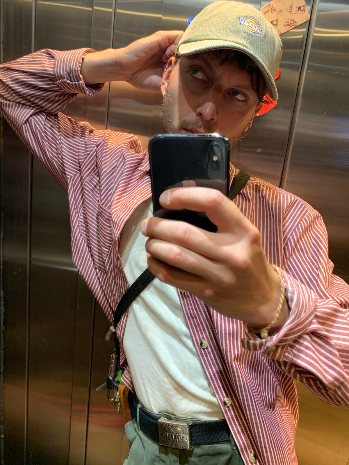 Tel Aviv resident documents daily life with selfies, dogs