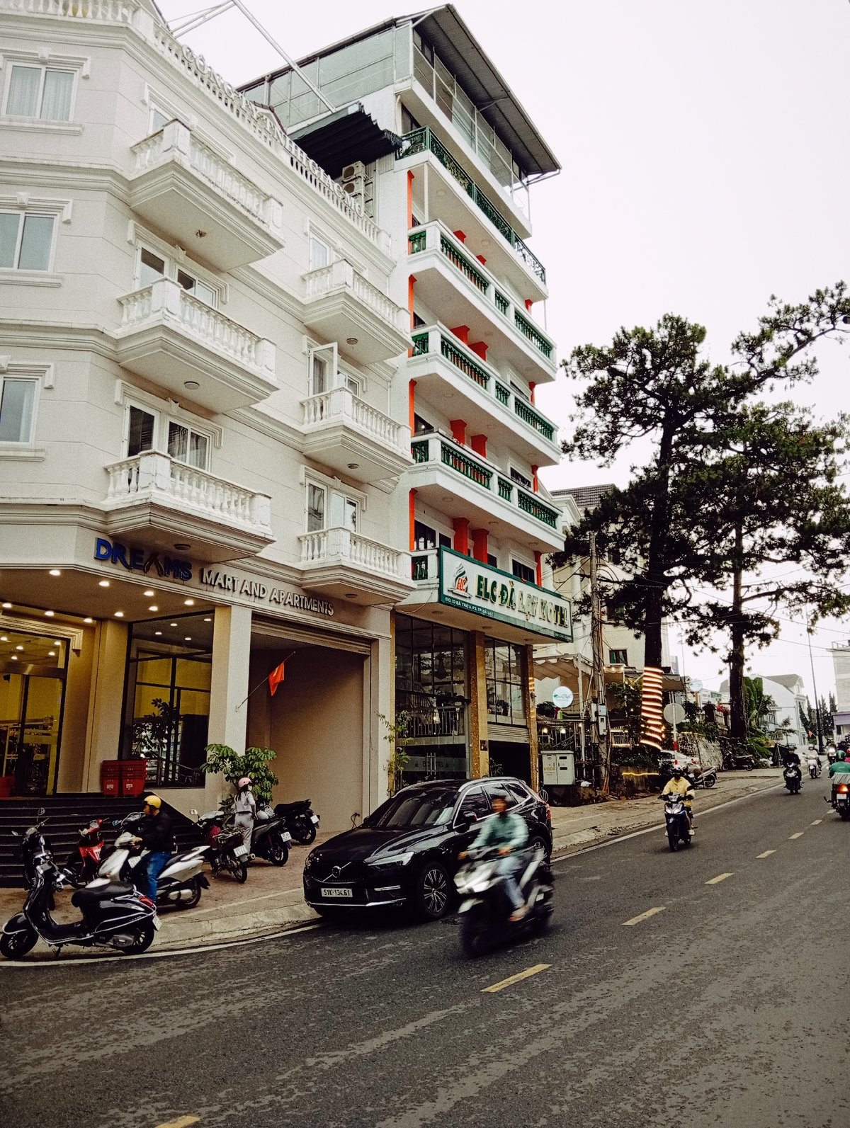 Da Lat street life documented under overcast skies