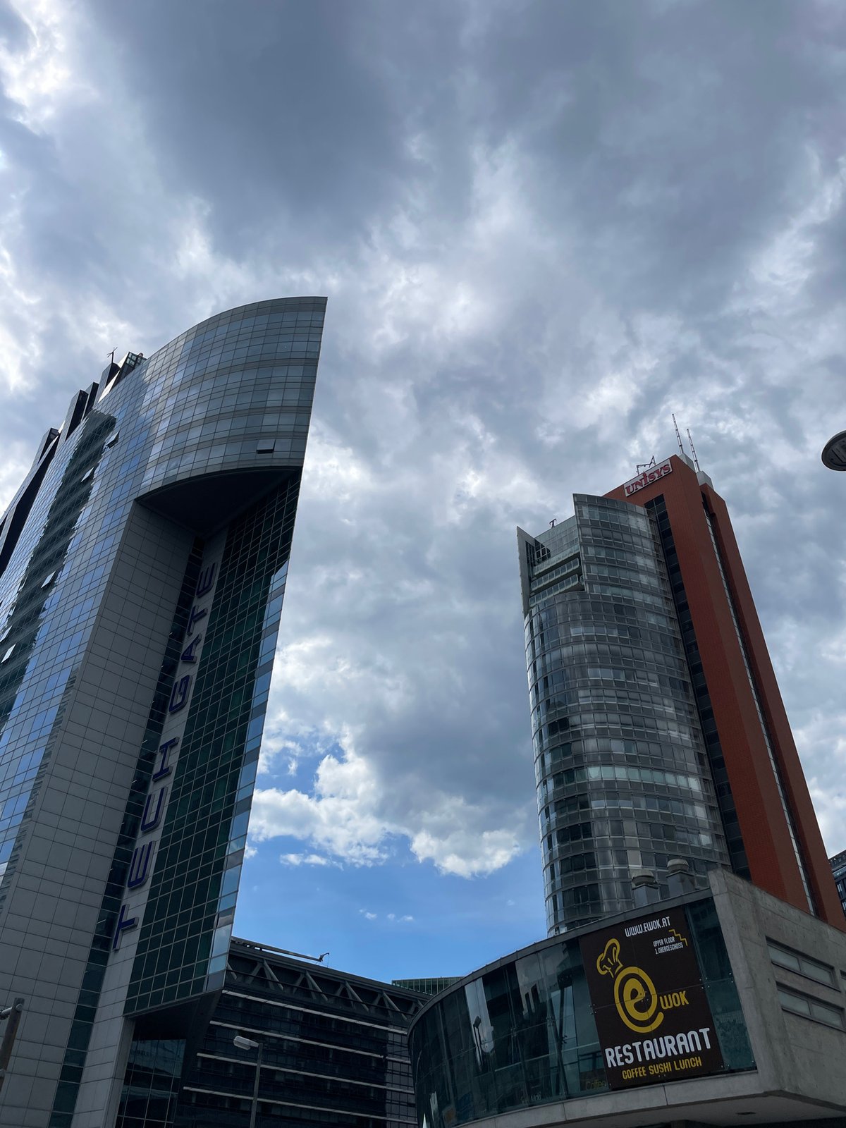 Vienna urban scenes documented across 30-minute period
