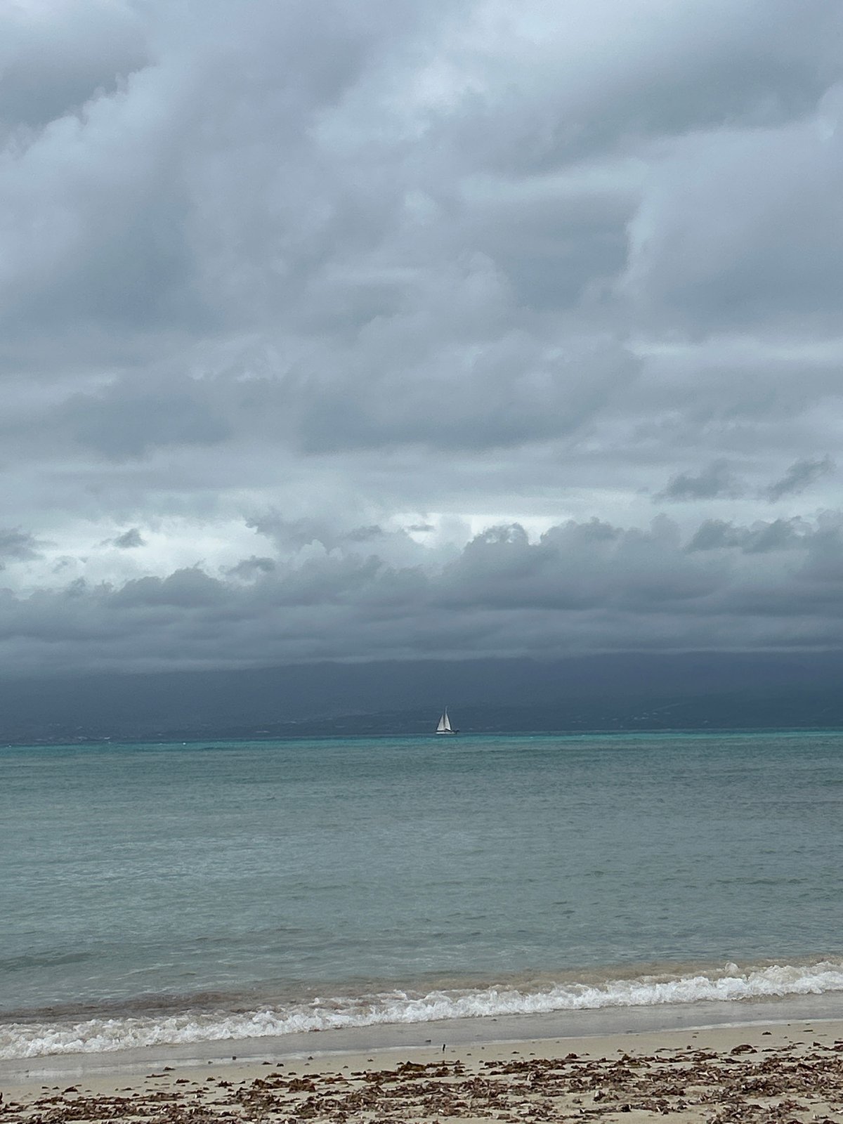 Afternoon beach scenes captured in Le Gosier, Guadeloupe