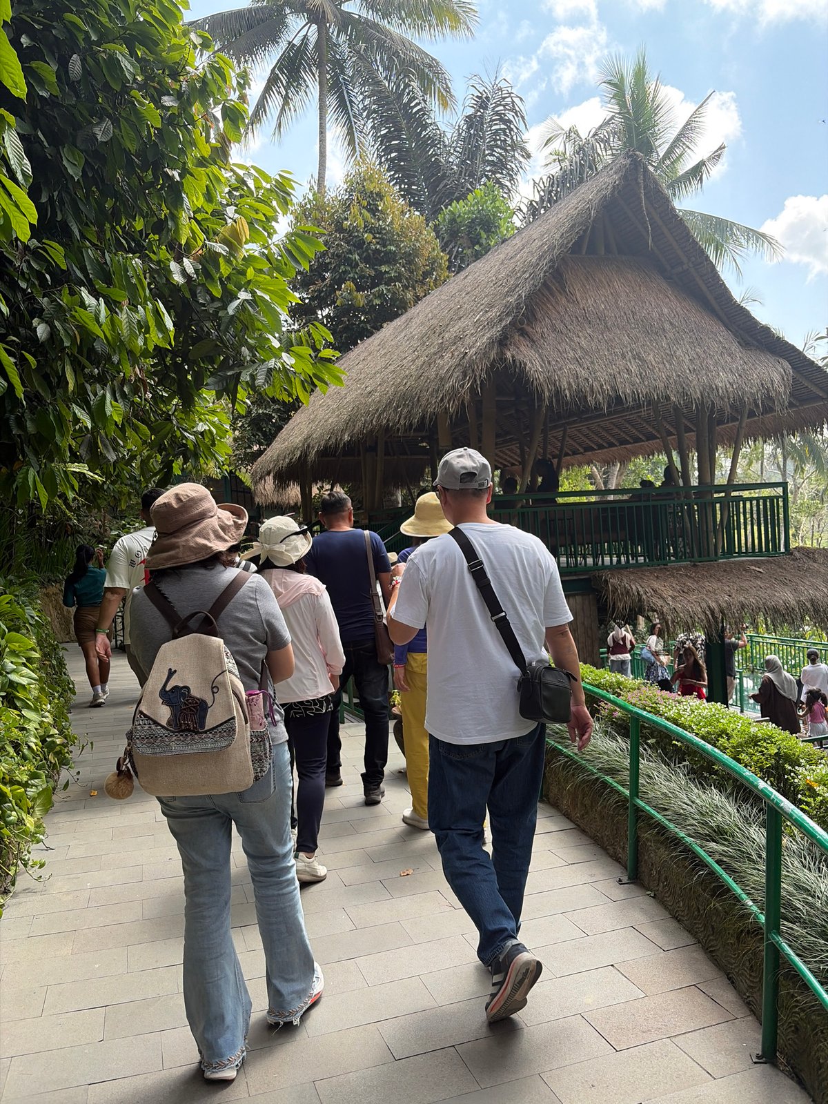 Tourist café and rice terrace attraction buzzing in Tegallalang, Bali