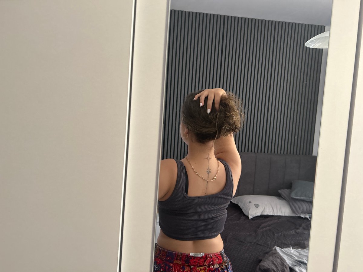 Mirror selfie and tattoo appreciation post, Sofia