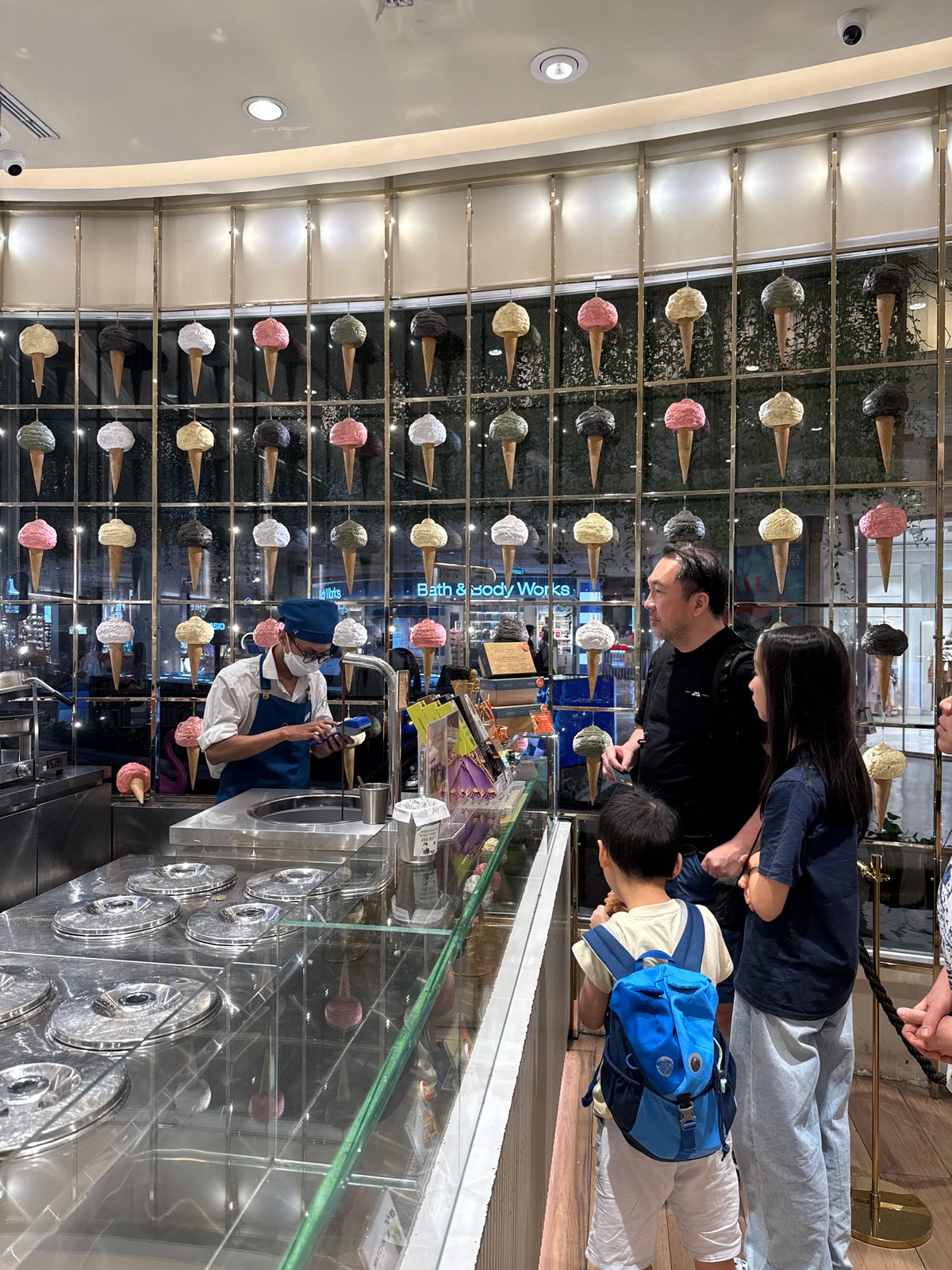 Shopping trip through Kuta retail stores and cafes documented