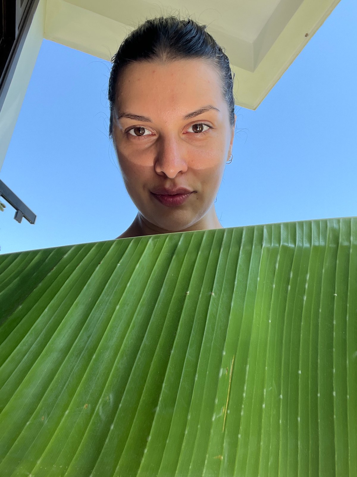 Casual selfie session across indoor and outdoor spots in Đà Nẵng