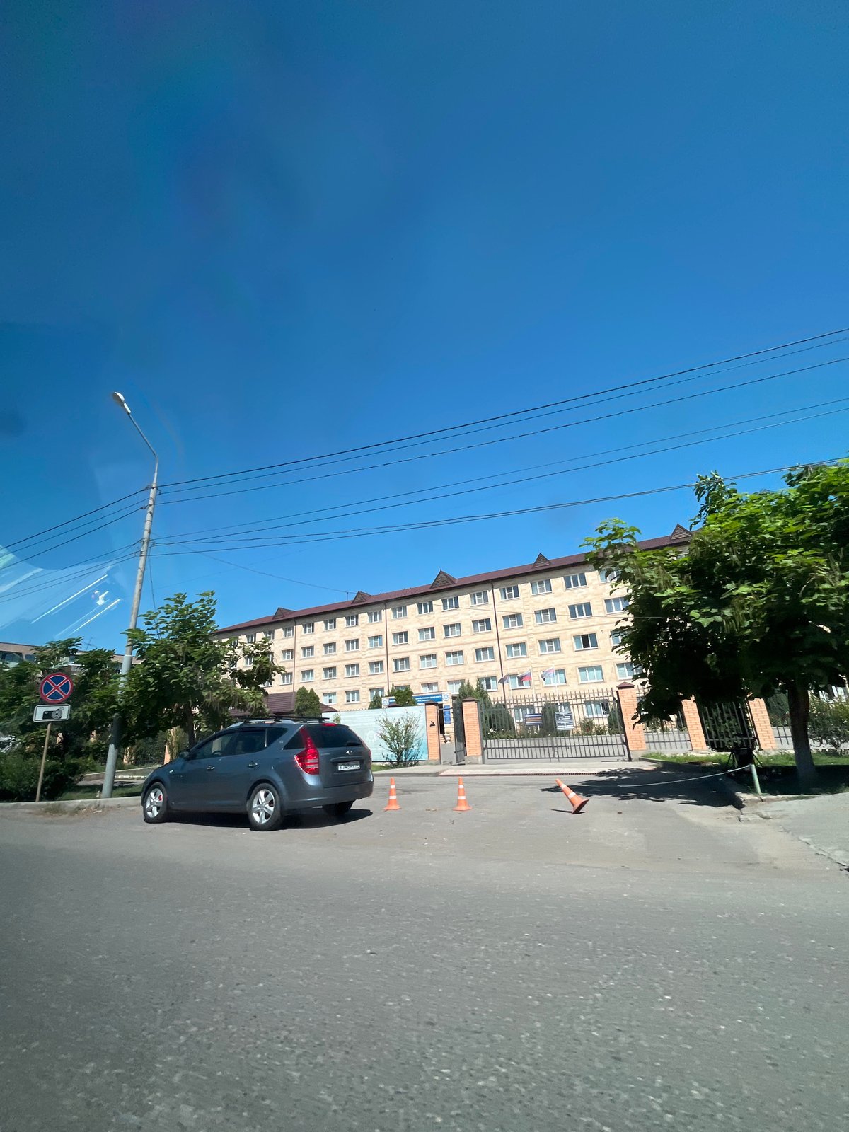Residential street scene in Astrakhan on a clear morning
