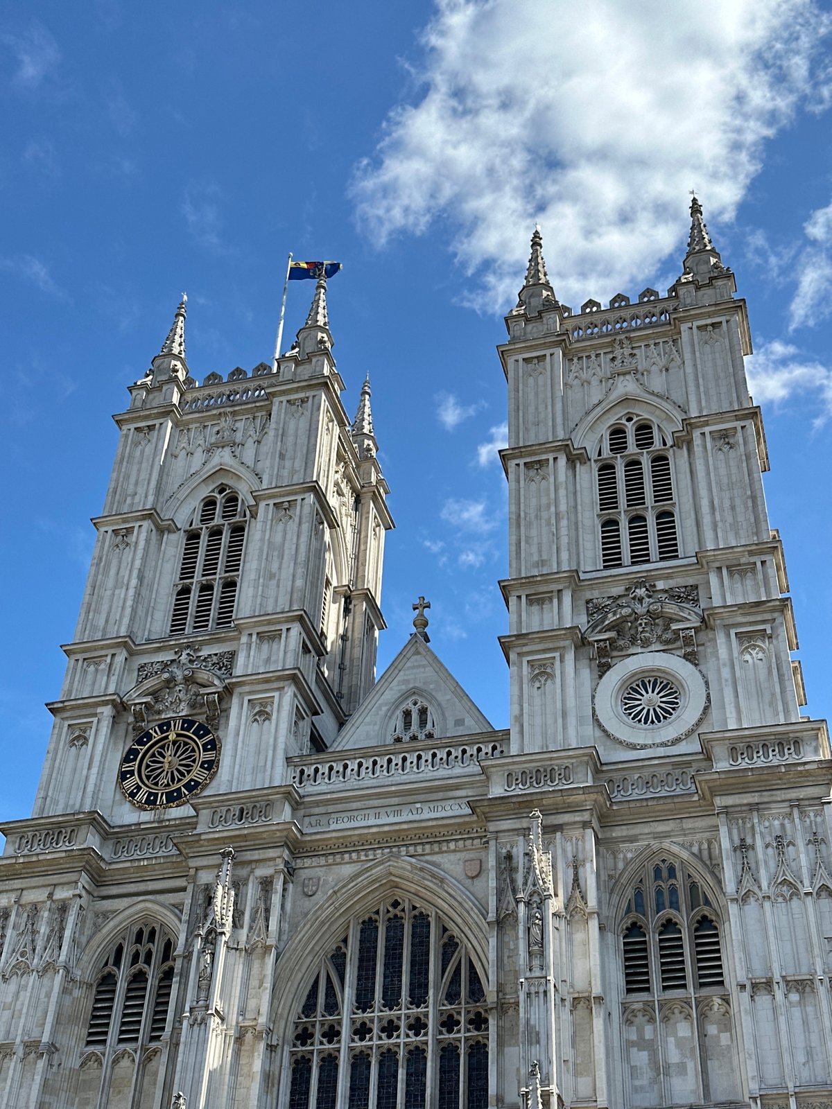 Tourist documents Westminster Abbey and Parliament area walking tour