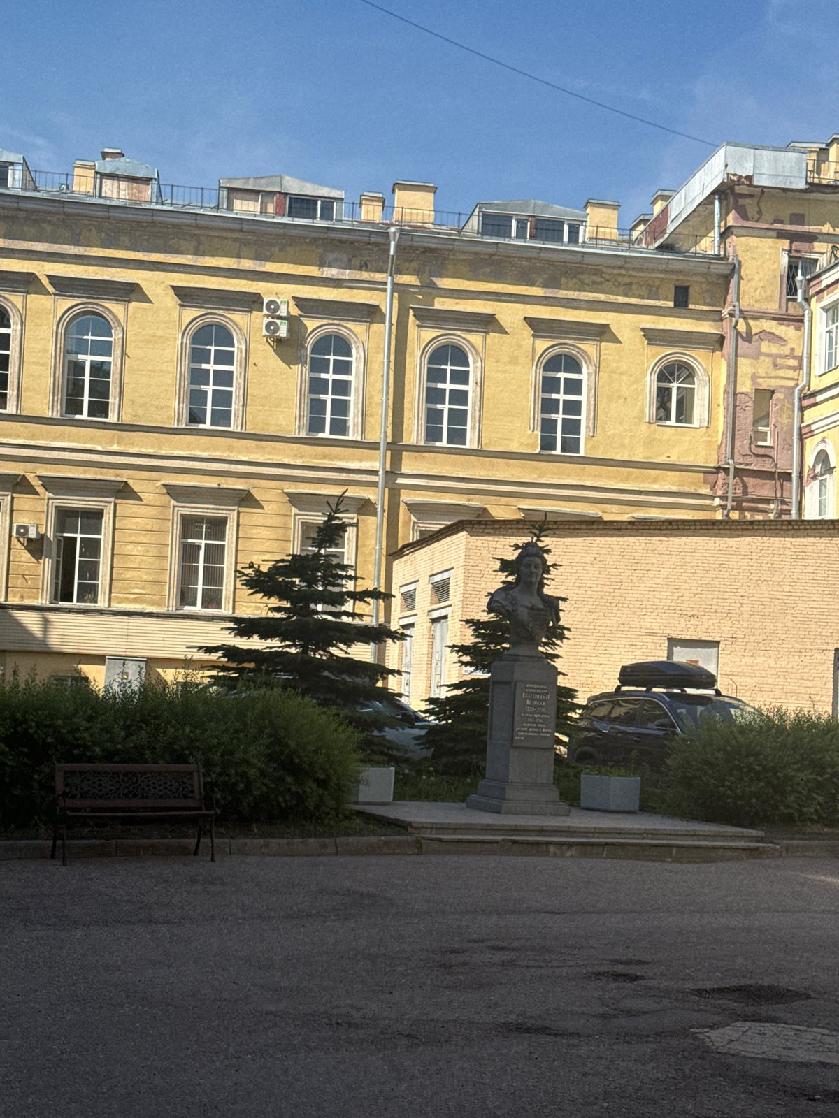 Early morning photo walk through central Saint Petersburg landmarks