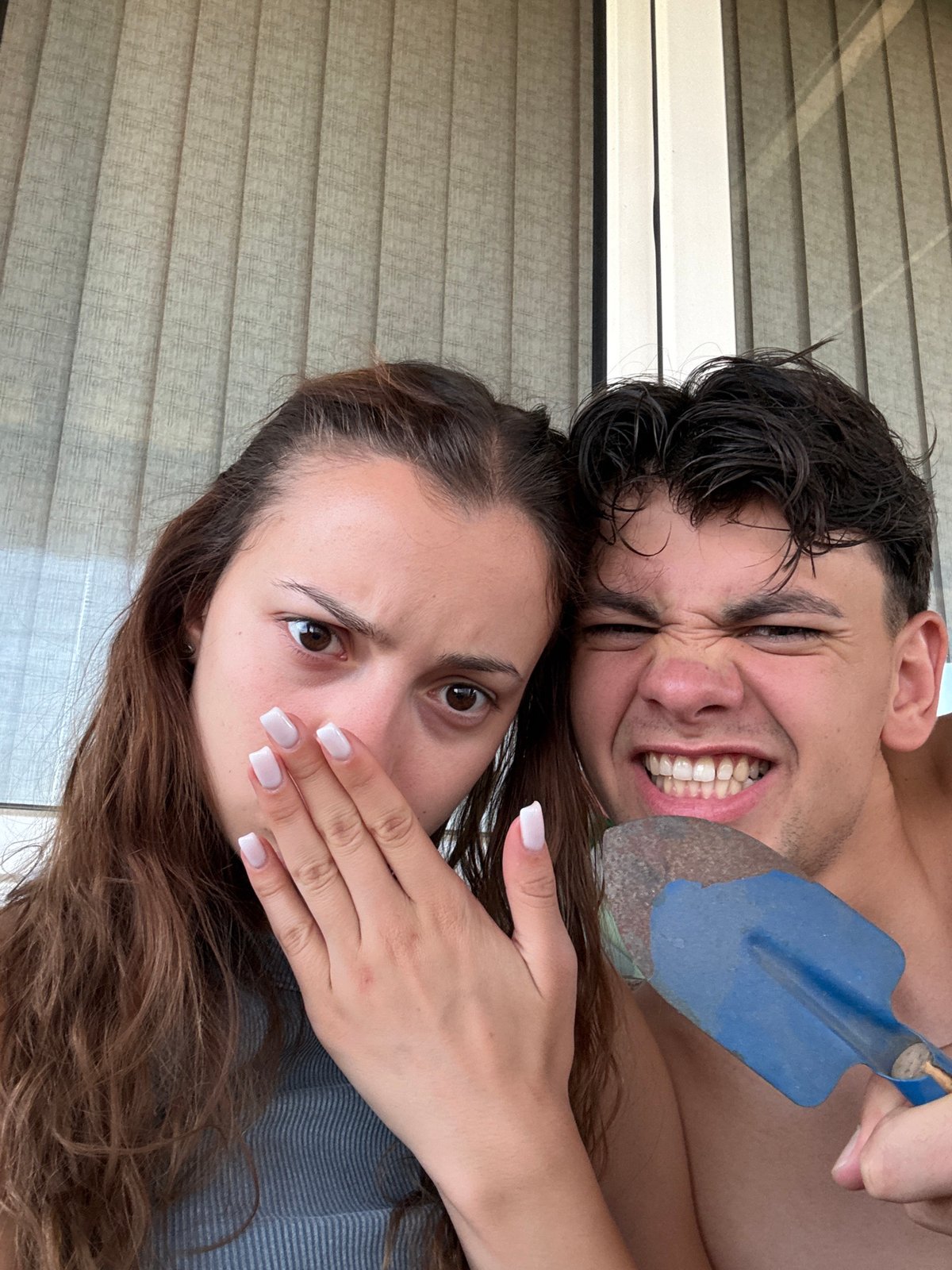 Balcony morning in Blagoevgrad: a dove visit and selfies
