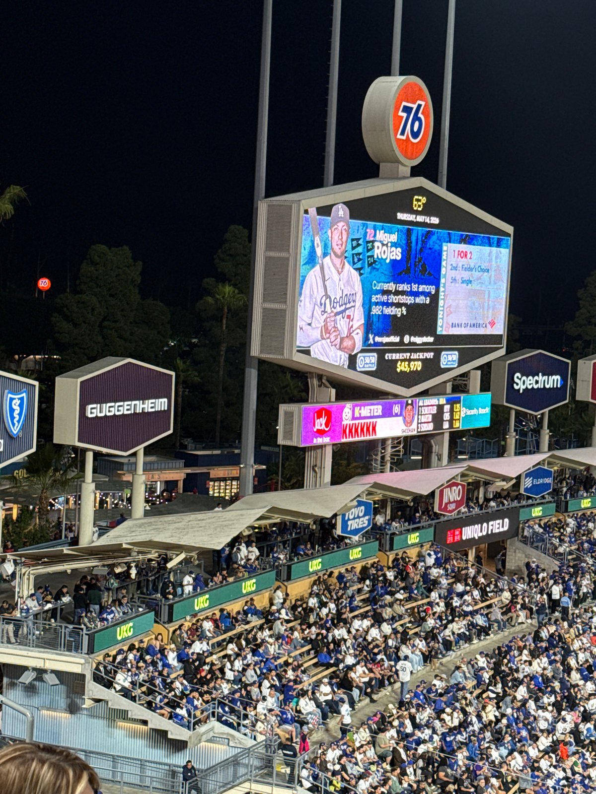 Night baseball game draws full crowd at Dodger Stadium
