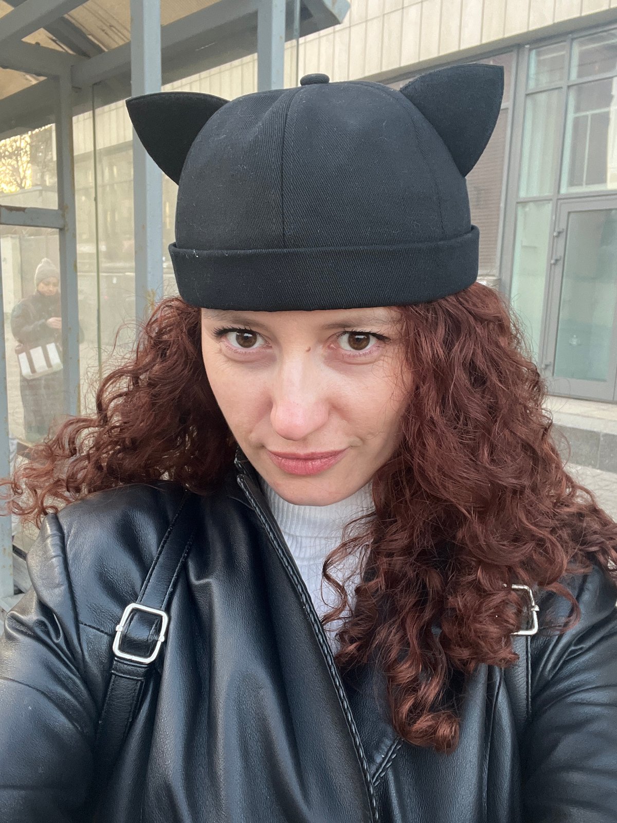Casual outdoor moments captured in Saint Petersburg afternoon