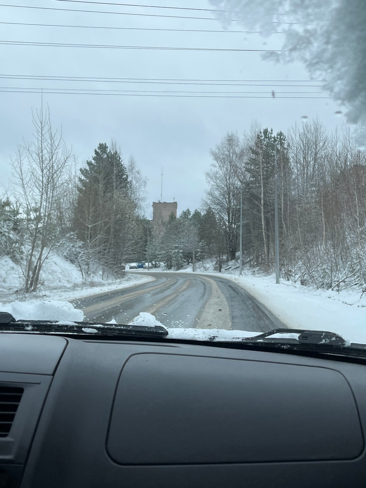Winter driving conditions documented in Chaikovsky, Russia