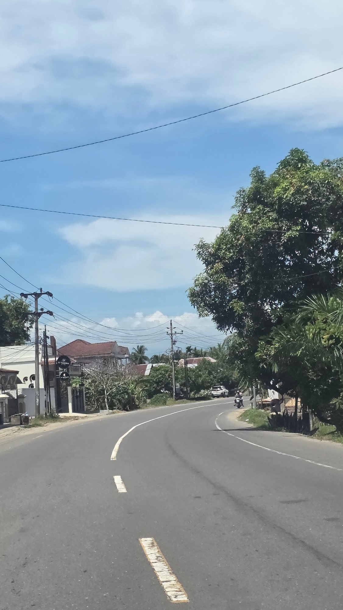 Road scene documented in Gamponrayadagang, Indonesia