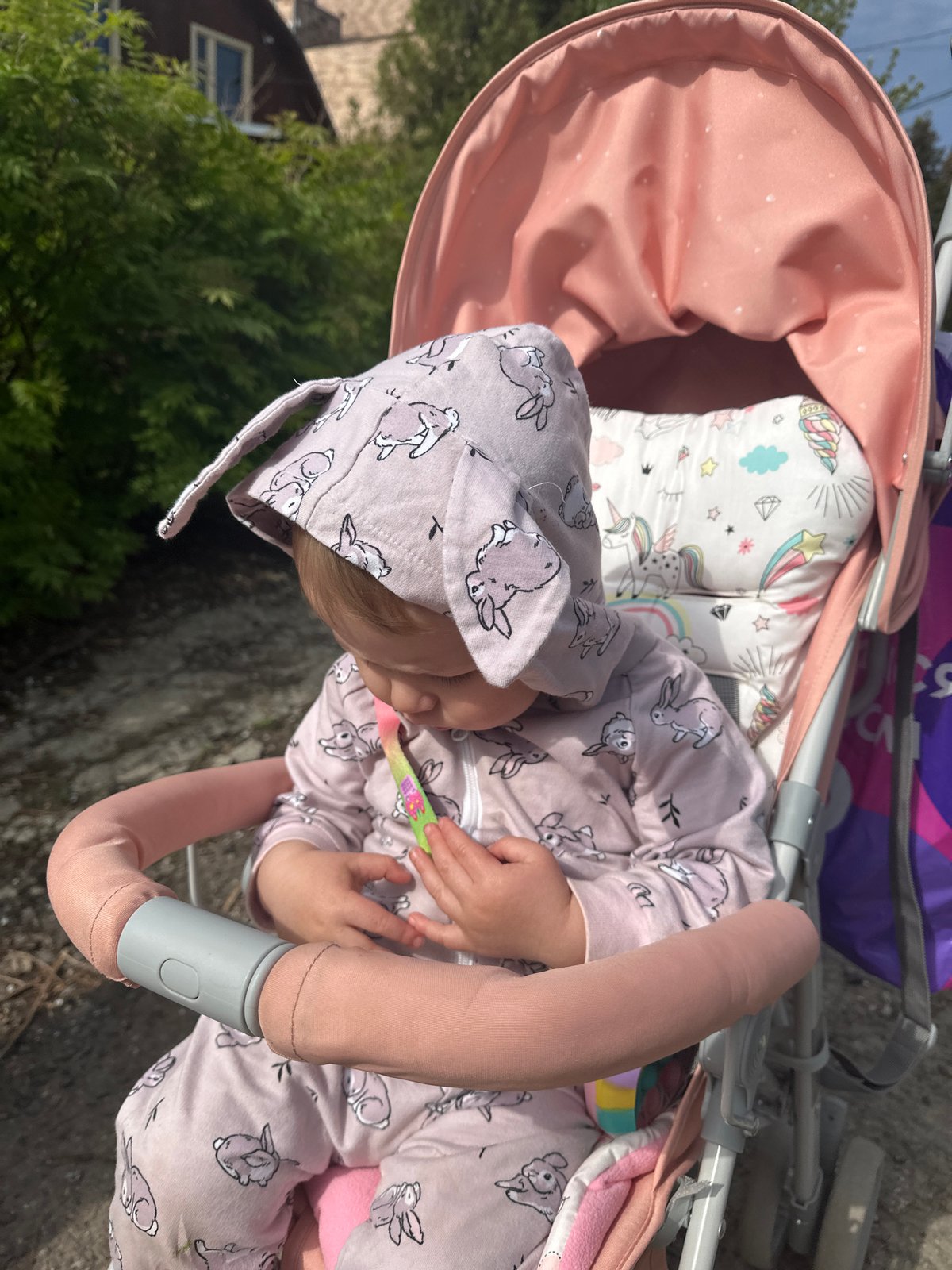 Early morning family life documented in Nizhny Novgorod residential area