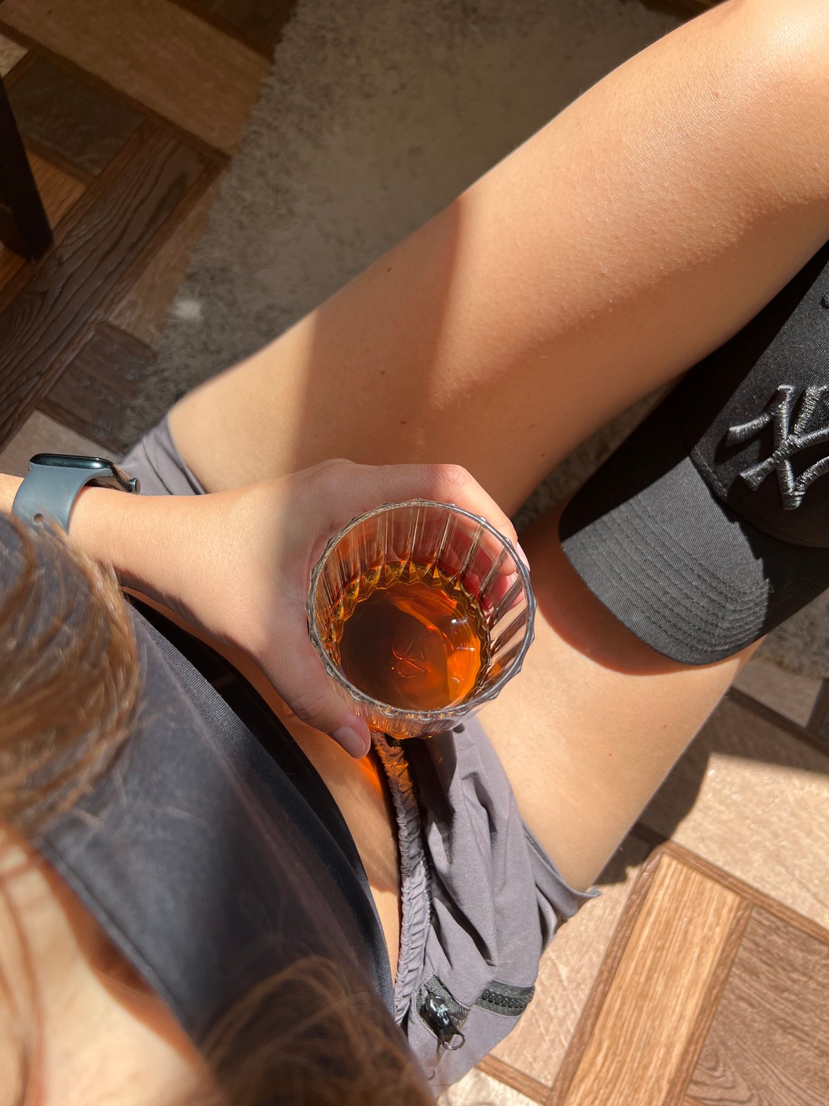 Sunny morning hangout in Tolyatti with drinks and selfies