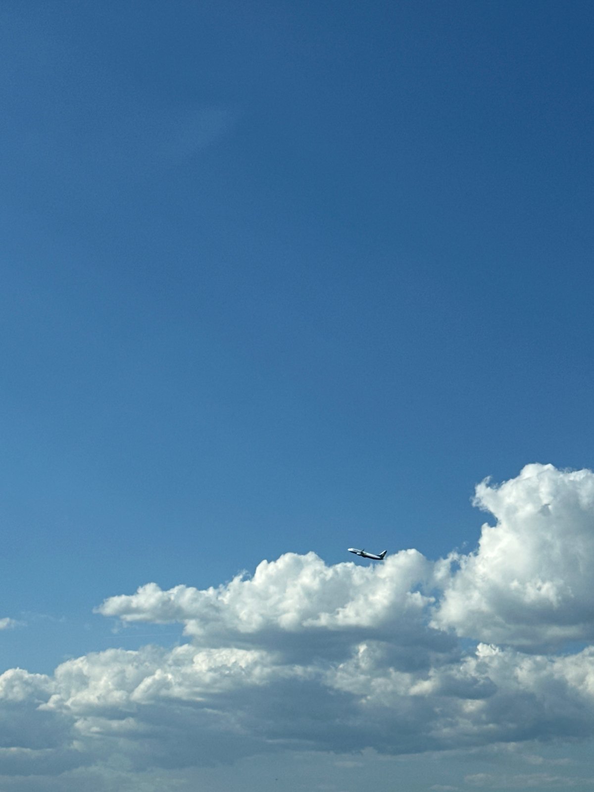Clear skies, clouds, contrails observed over Sofia Bulgaria