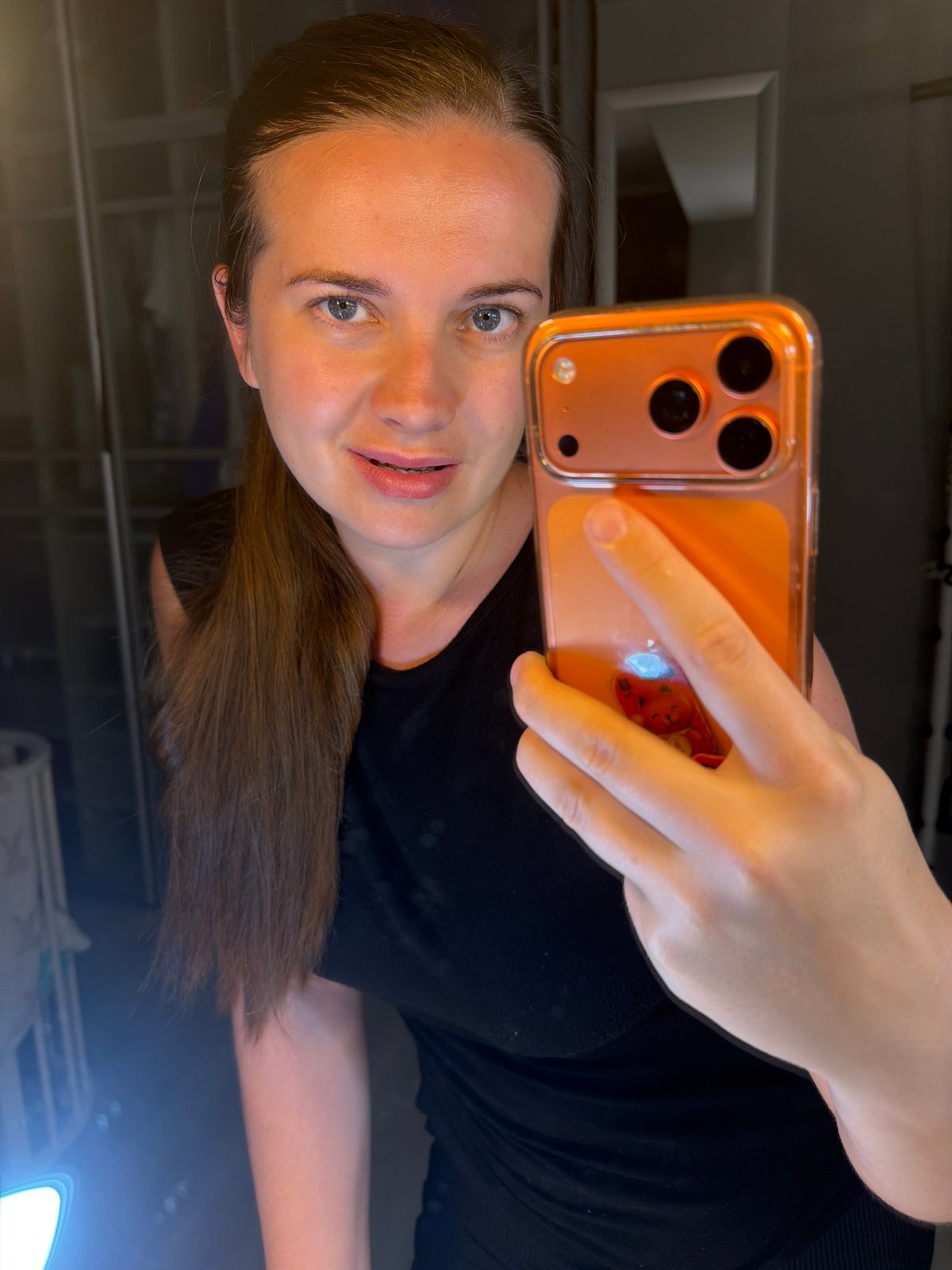 Woman takes mirror selfies with flowers in Sochi