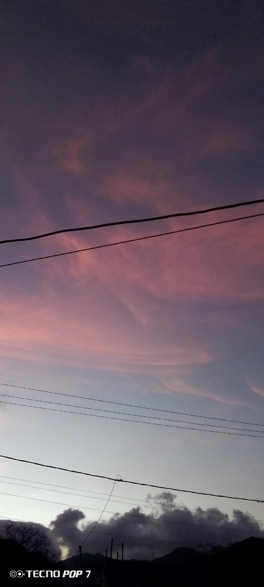 Dramatic twilight sky display documented over Altagracia, Venezuela
