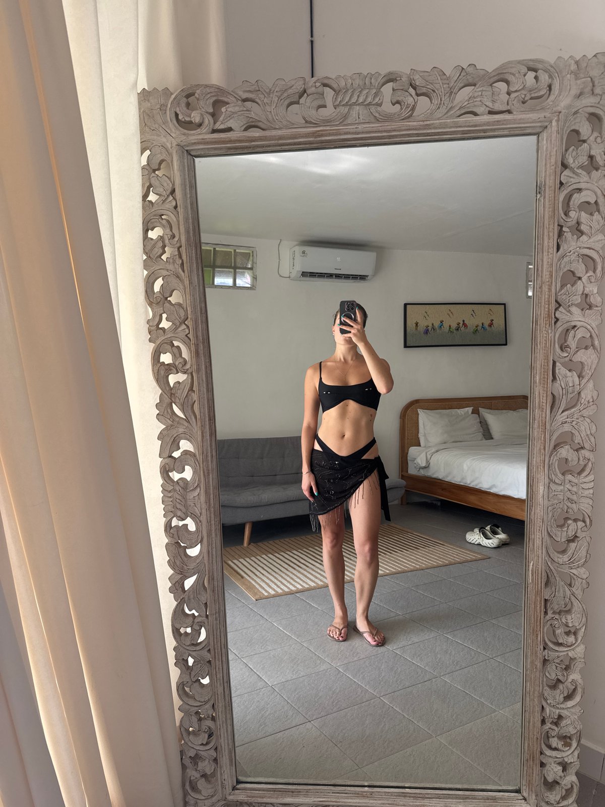 Balinese bedroom details: decor, linens, and a beachwear look