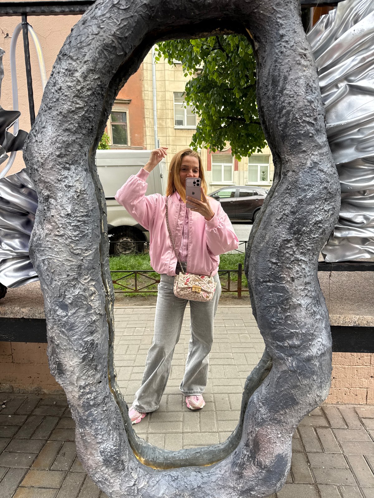 Morning architectural tour documented across Saint Petersburg streets