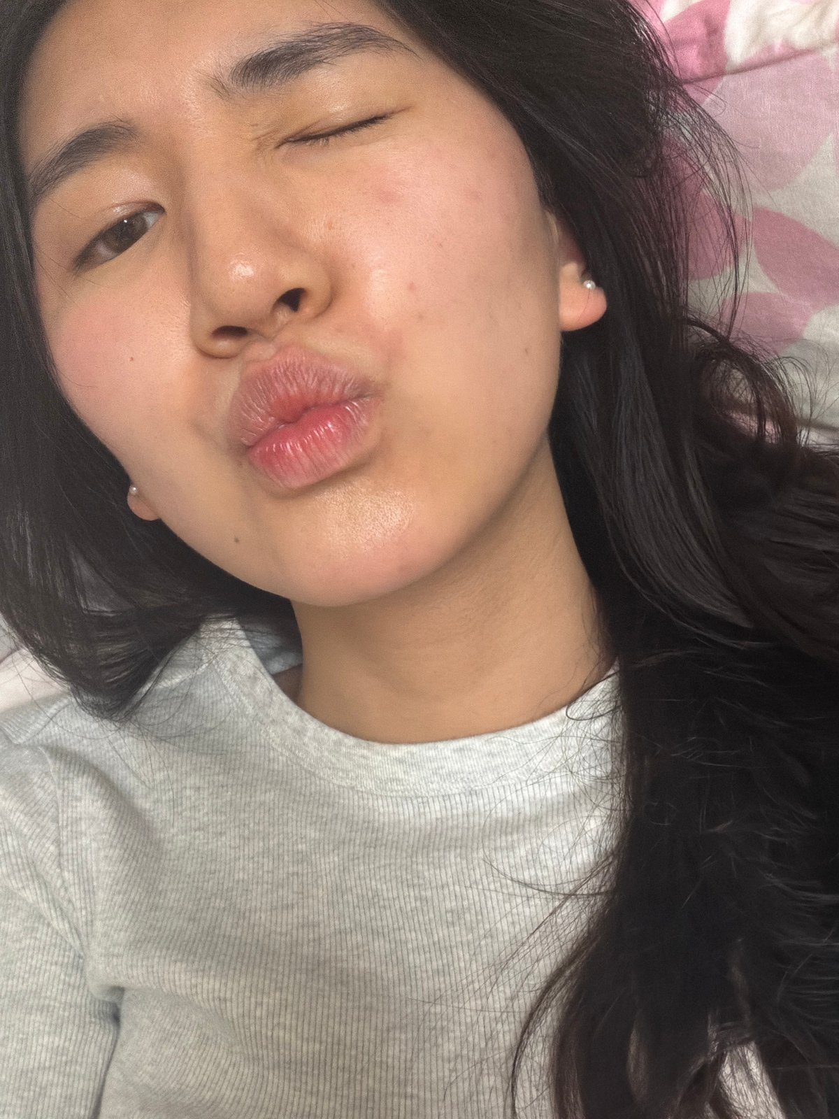 Woman recorded lying in bed in Kawasaki, Japan