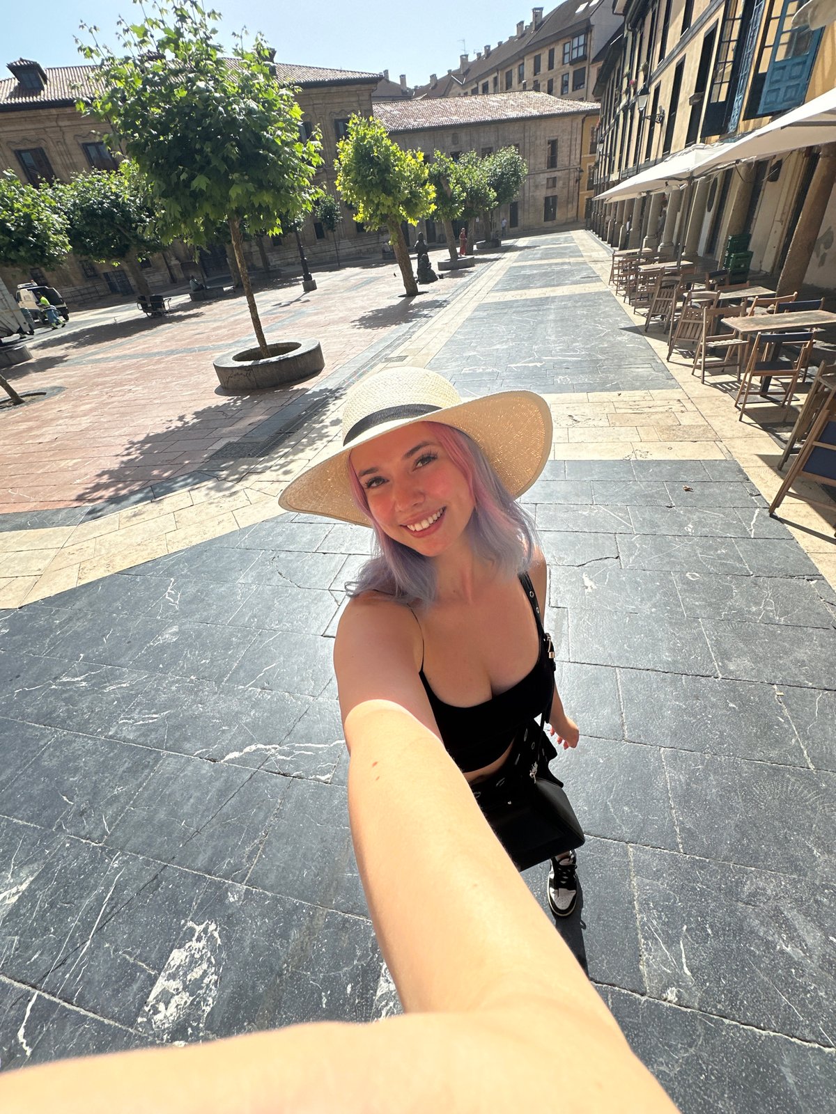 Hat shopping and street wandering through historic Oviedo