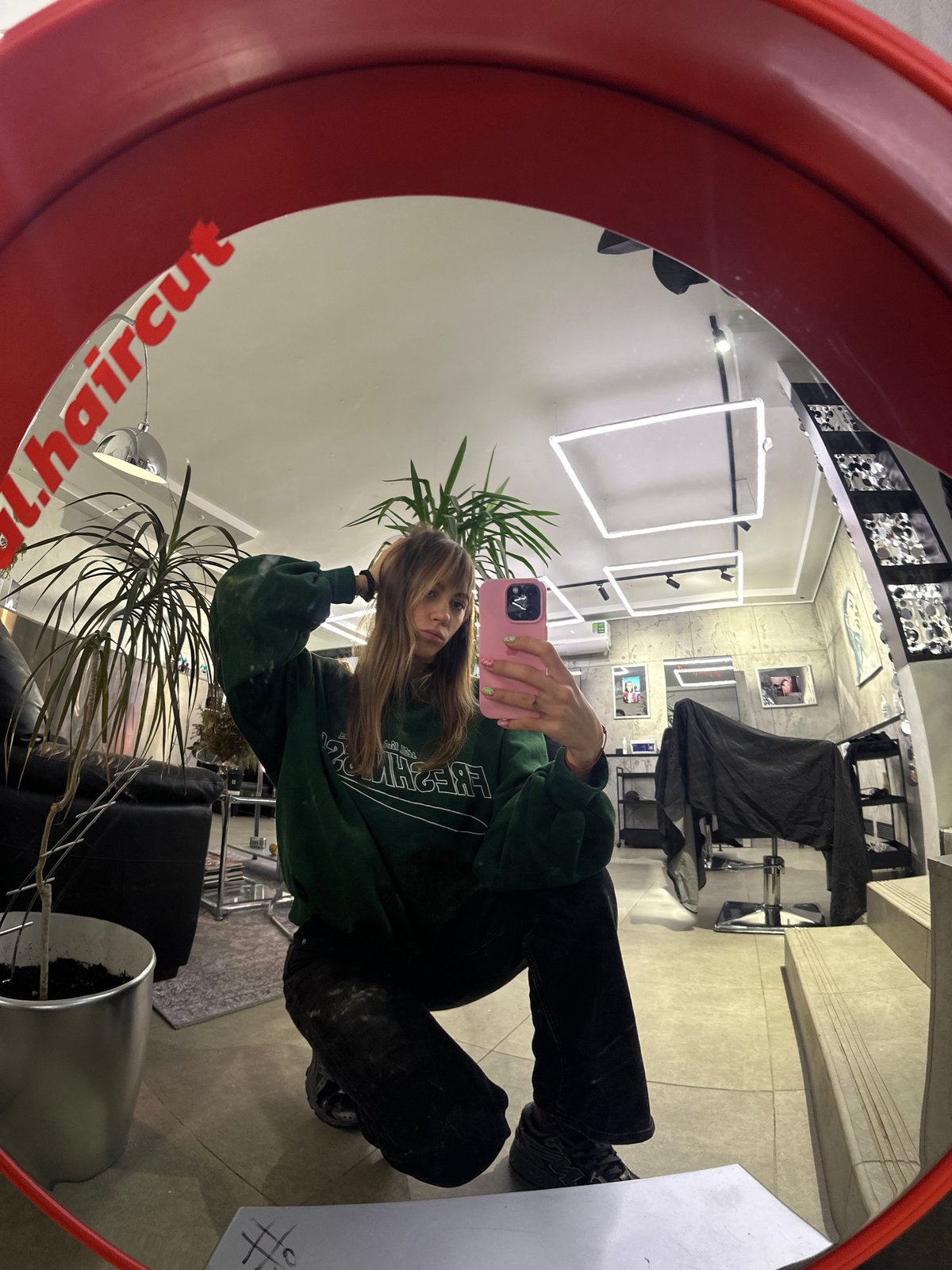 Mirror selfies and a rainy morning stroll in Moscow