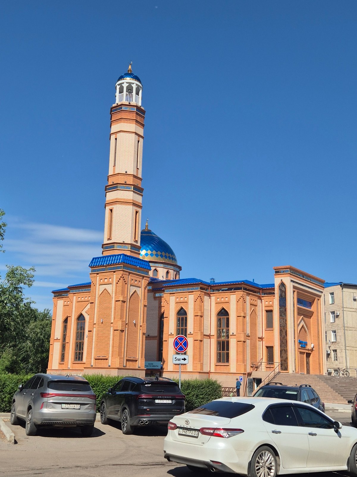 Morning documentation captures diverse urban scenes in Kokshetau, Kazakhstan