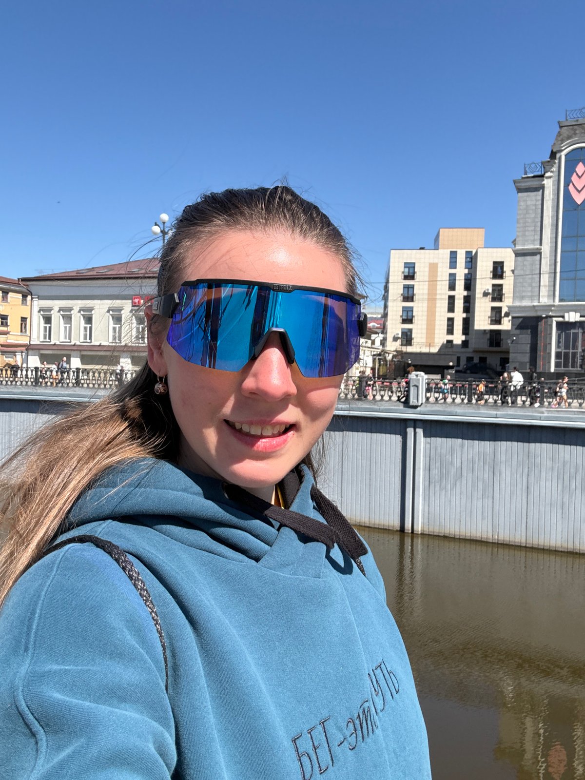 Morning stroll documented through Kazan waterfront and dining areas