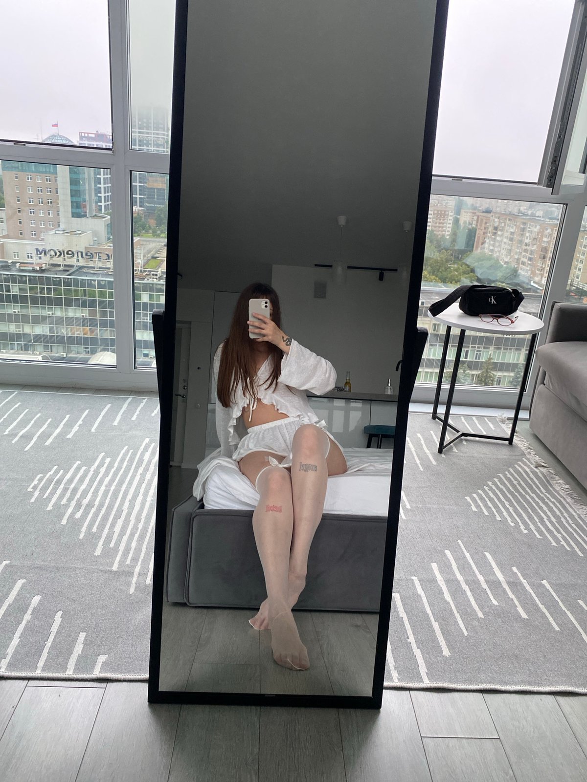 Apartment selfies and street moments across an Izhevsk evening