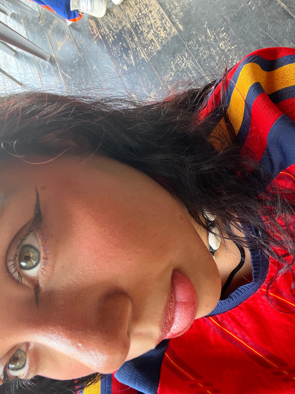 Playful selfie series in Porlamar, same outfit, different angles.