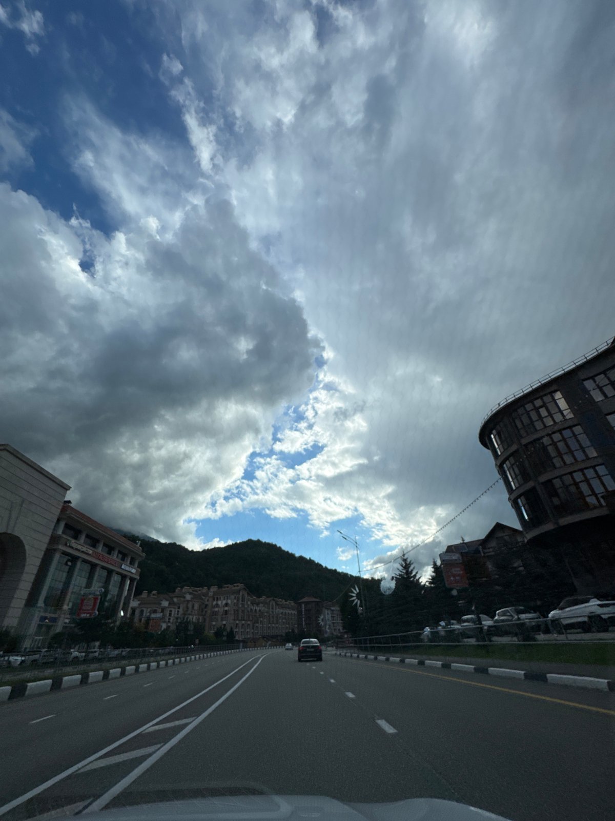 Lunch and street scenes around Gorky resort, Estosadok