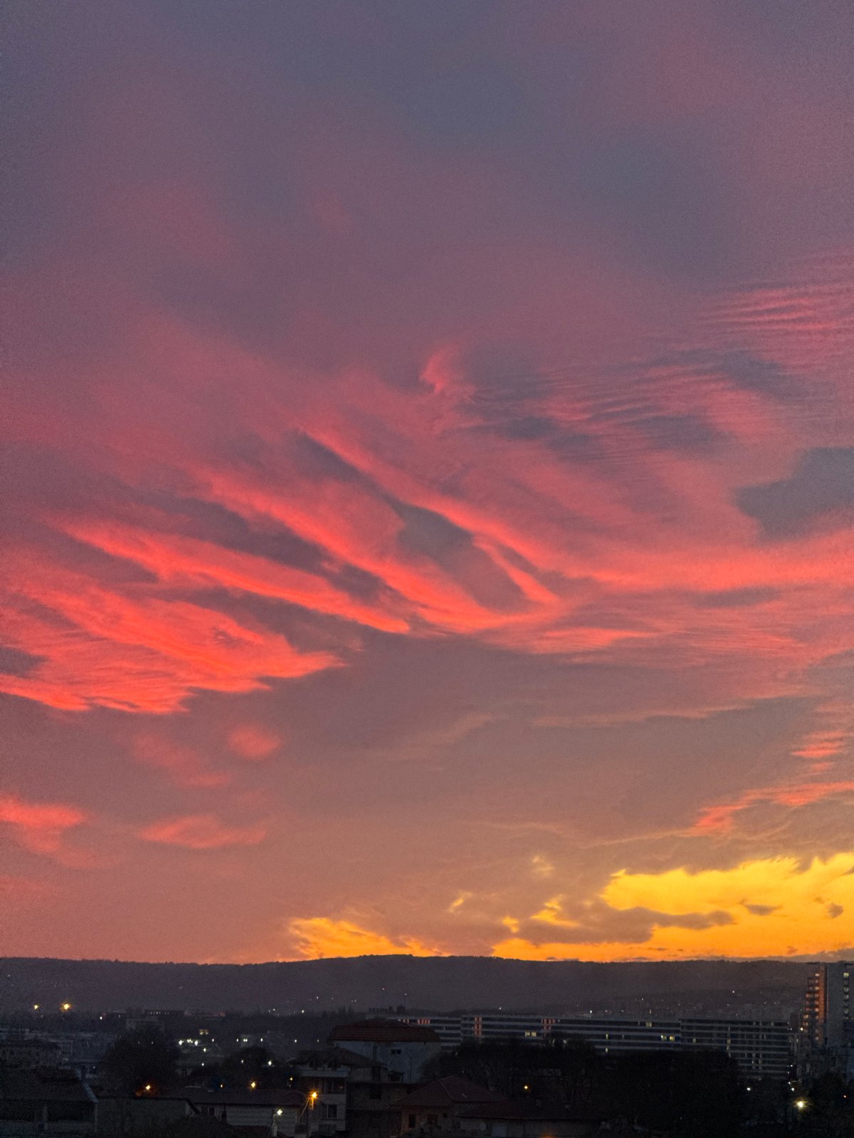 Dramatic sunset captivates Varna, Bulgaria witnesses Tuesday evening