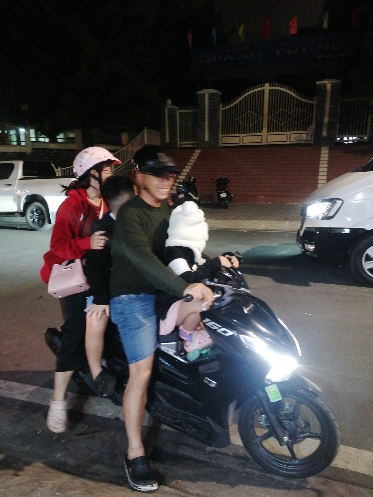 Evening street life documented across Da Lat, Vietnam
