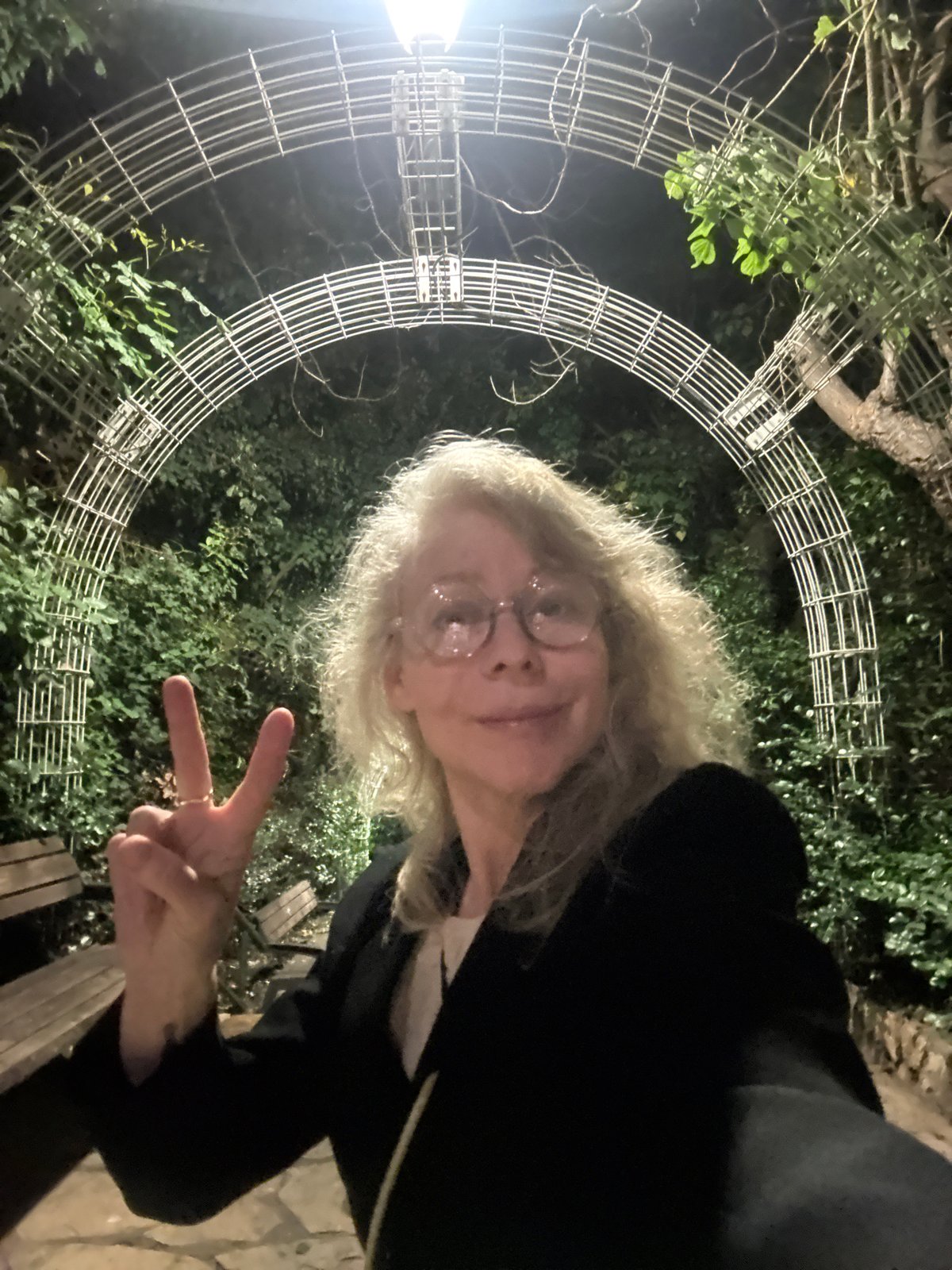 Evening stroll documented through Ramat Gan streets and parks