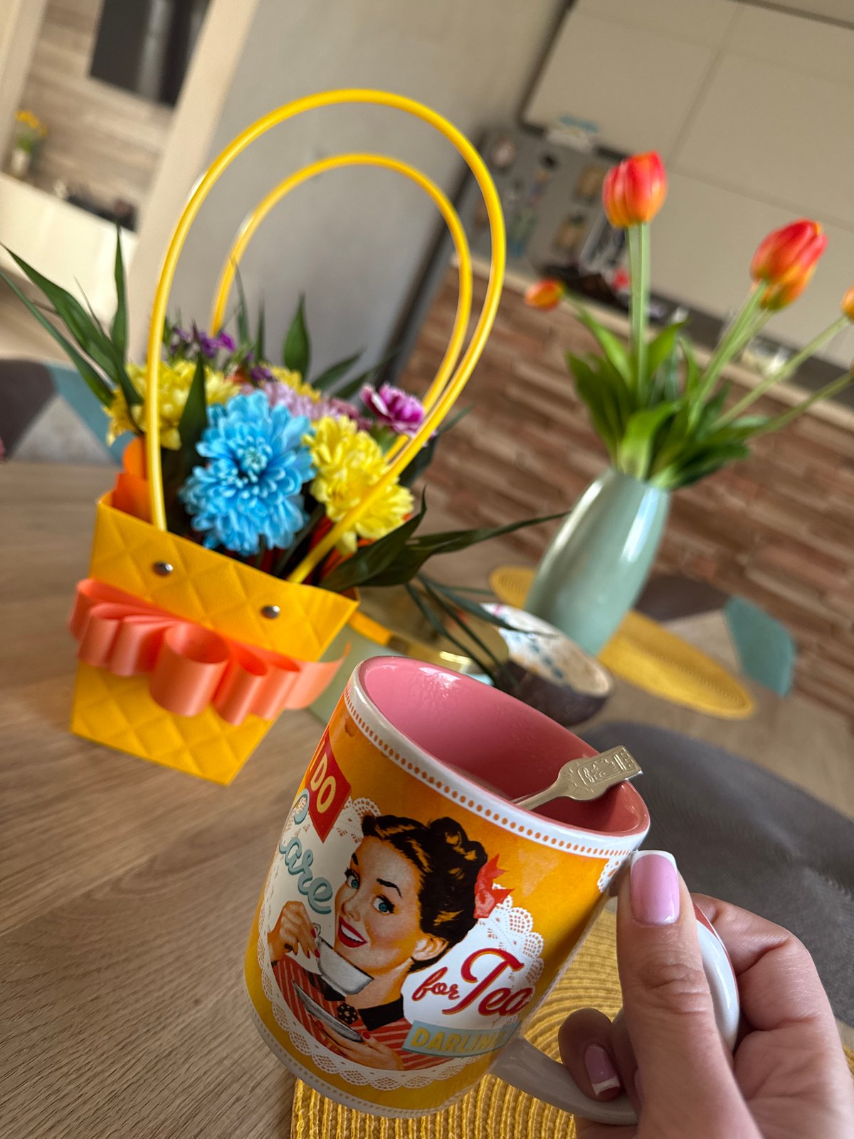 Spring flowers and tea time captured in Plovdiv home