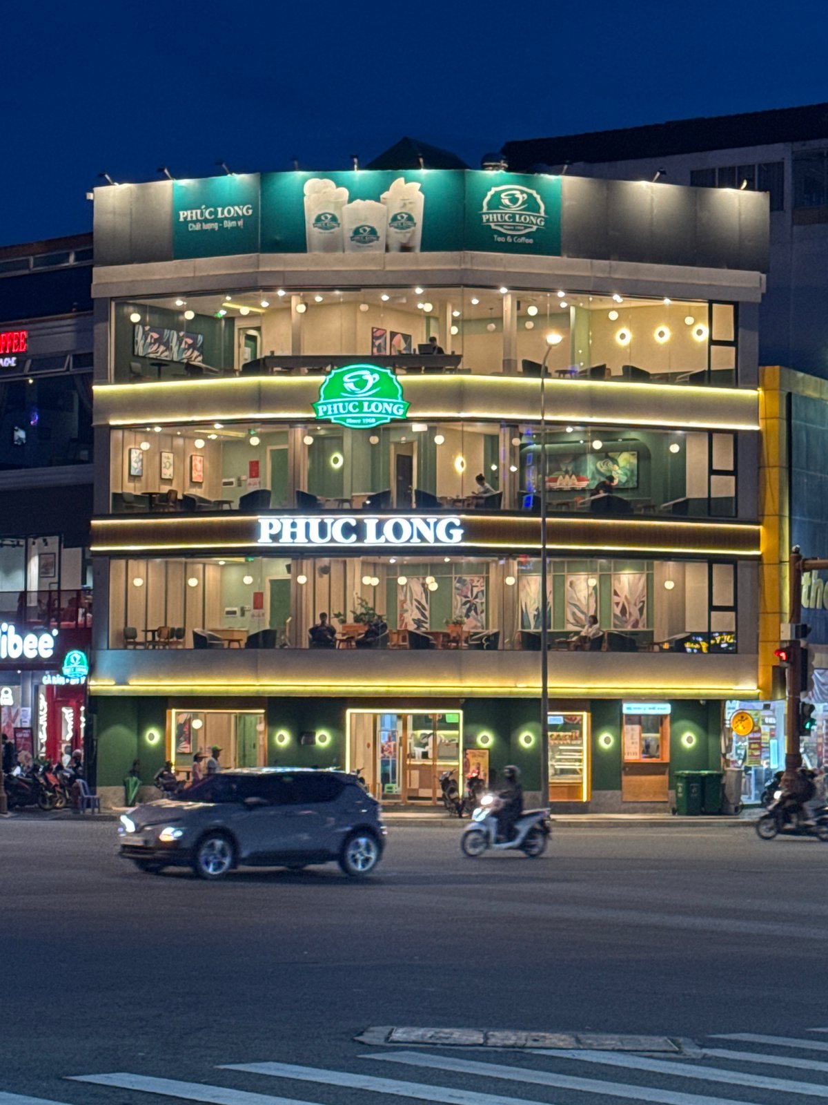 Đà Lạt nightlife: busy streets, coffee shops, and local spots