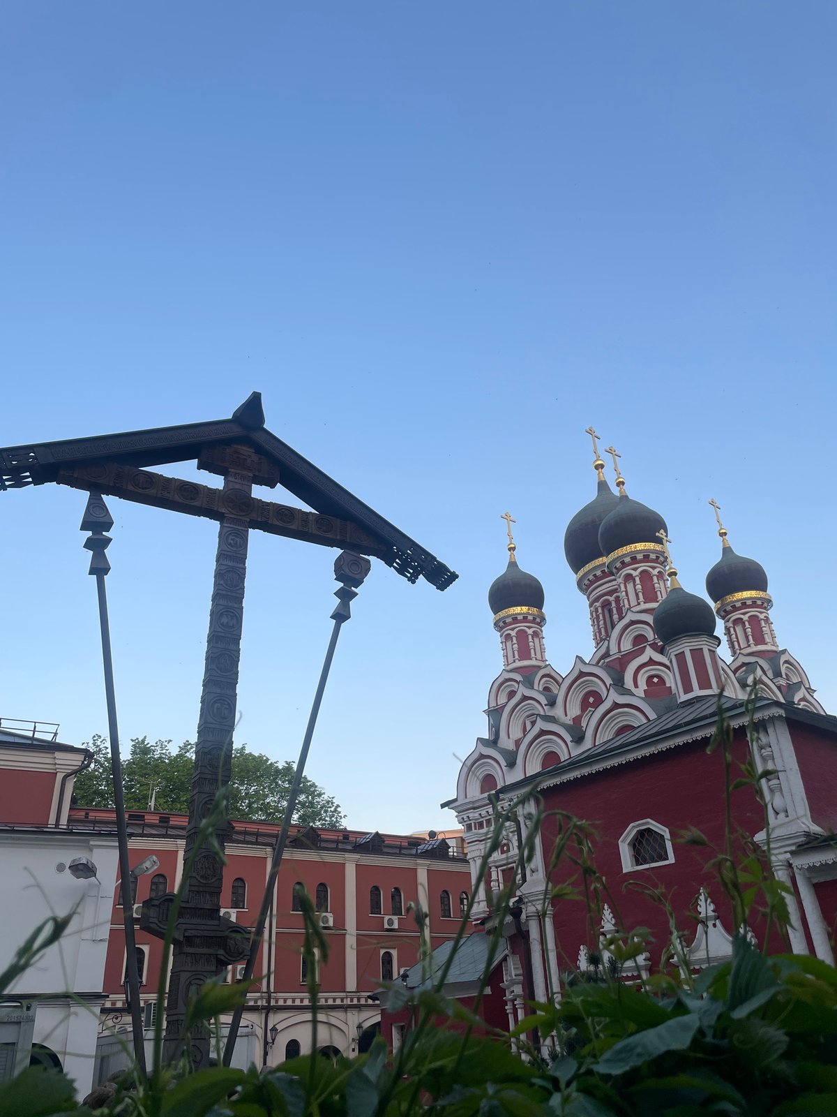 Moscow's historic Kitai-gorod architecture documented on Varvarka Street