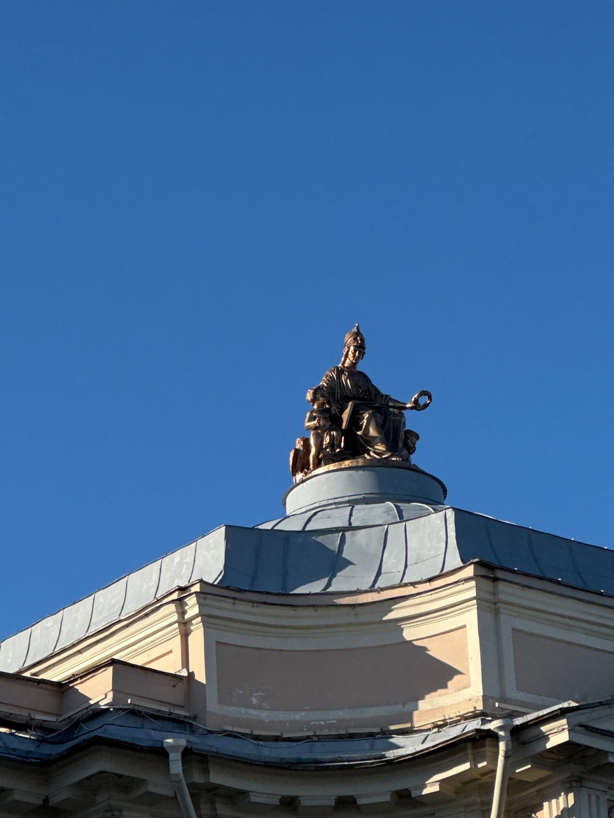Spring afternoon documented through Saint Petersburg's architectural and street scenes