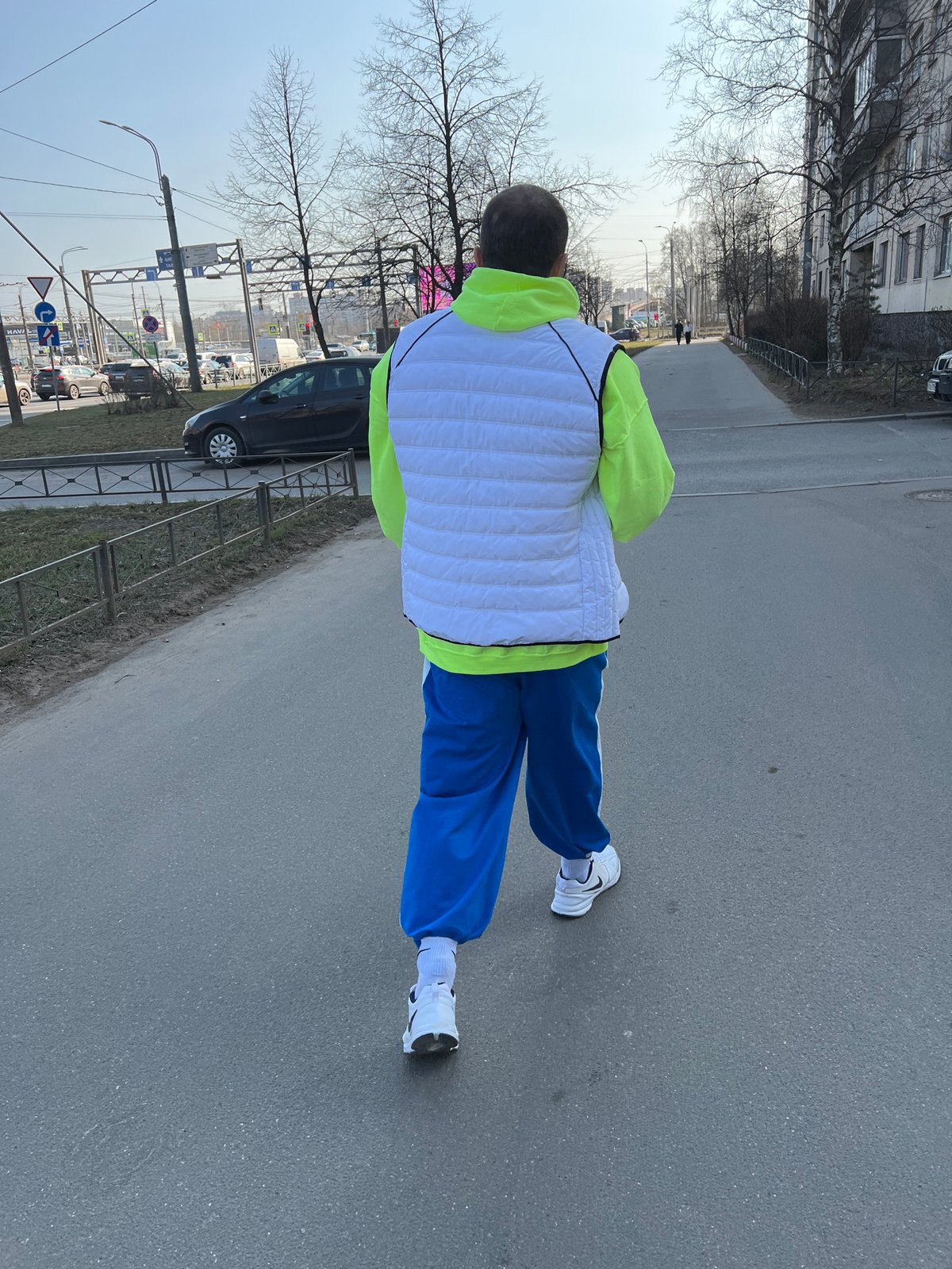 Everyday moments captured across Saint Petersburg neighborhoods