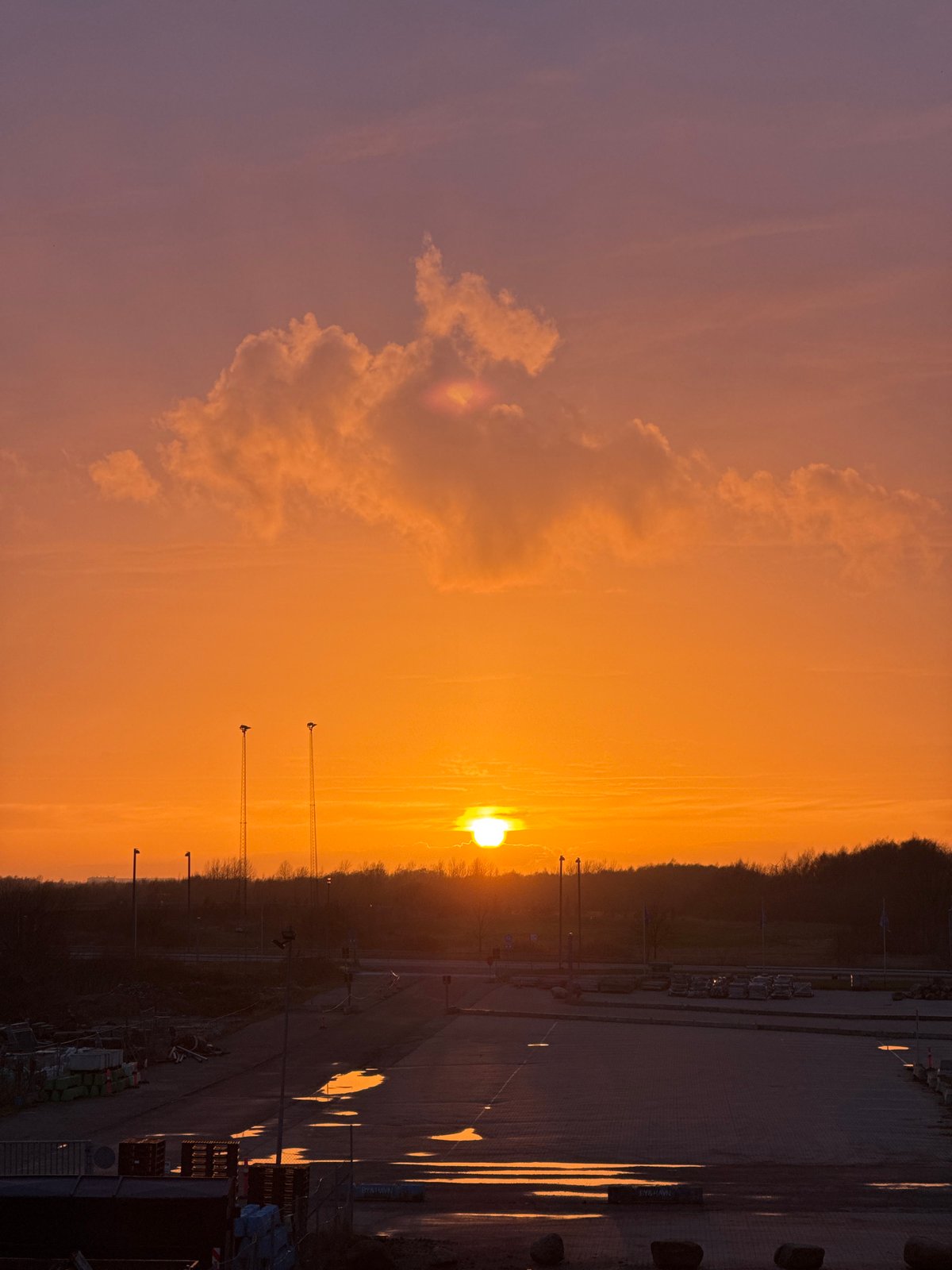 Copenhagen sunset captured by witnesses, tropical fruits at market