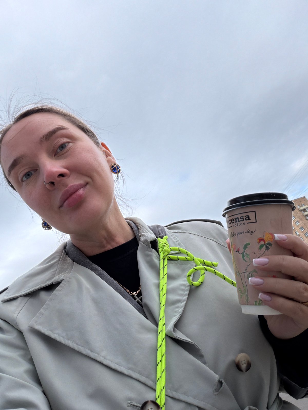 Woman documents afternoon outing across Moscow locations