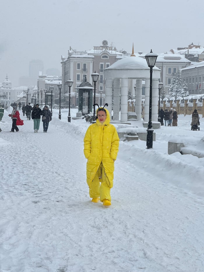 Winter selfie session documented during snowfall in Kazan, Russia