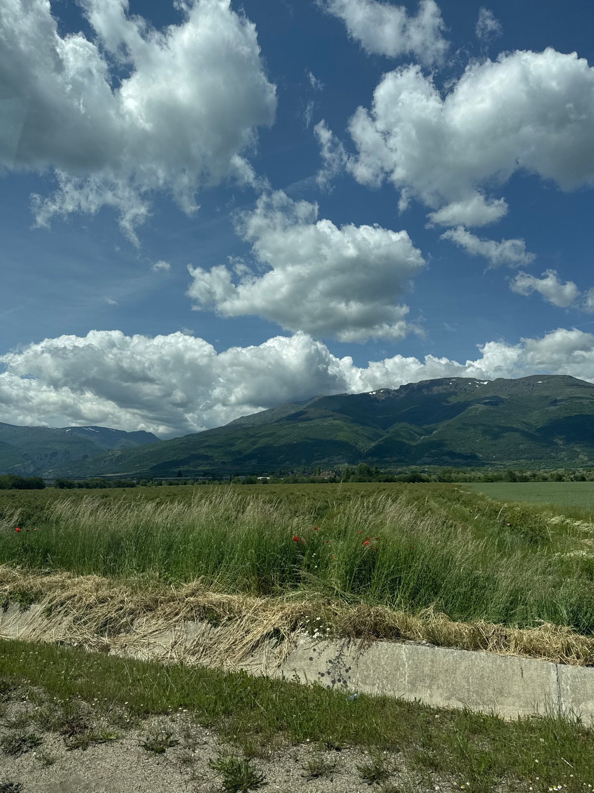 Mountain landscape with clouds documented in five-minute sequence