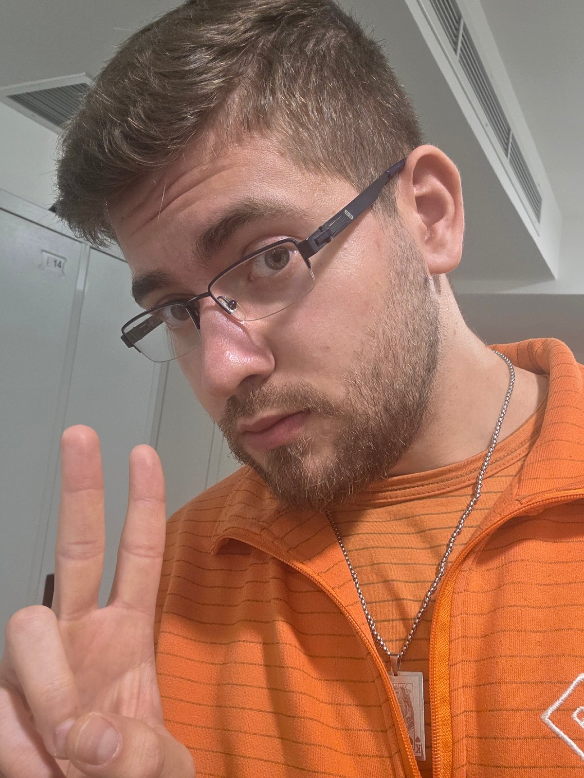 Man documents fitness facility visit with selfies in Plovdiv