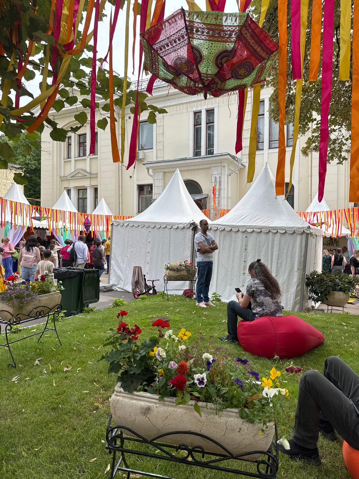 Russian folk festival in full swing at a Moscow park