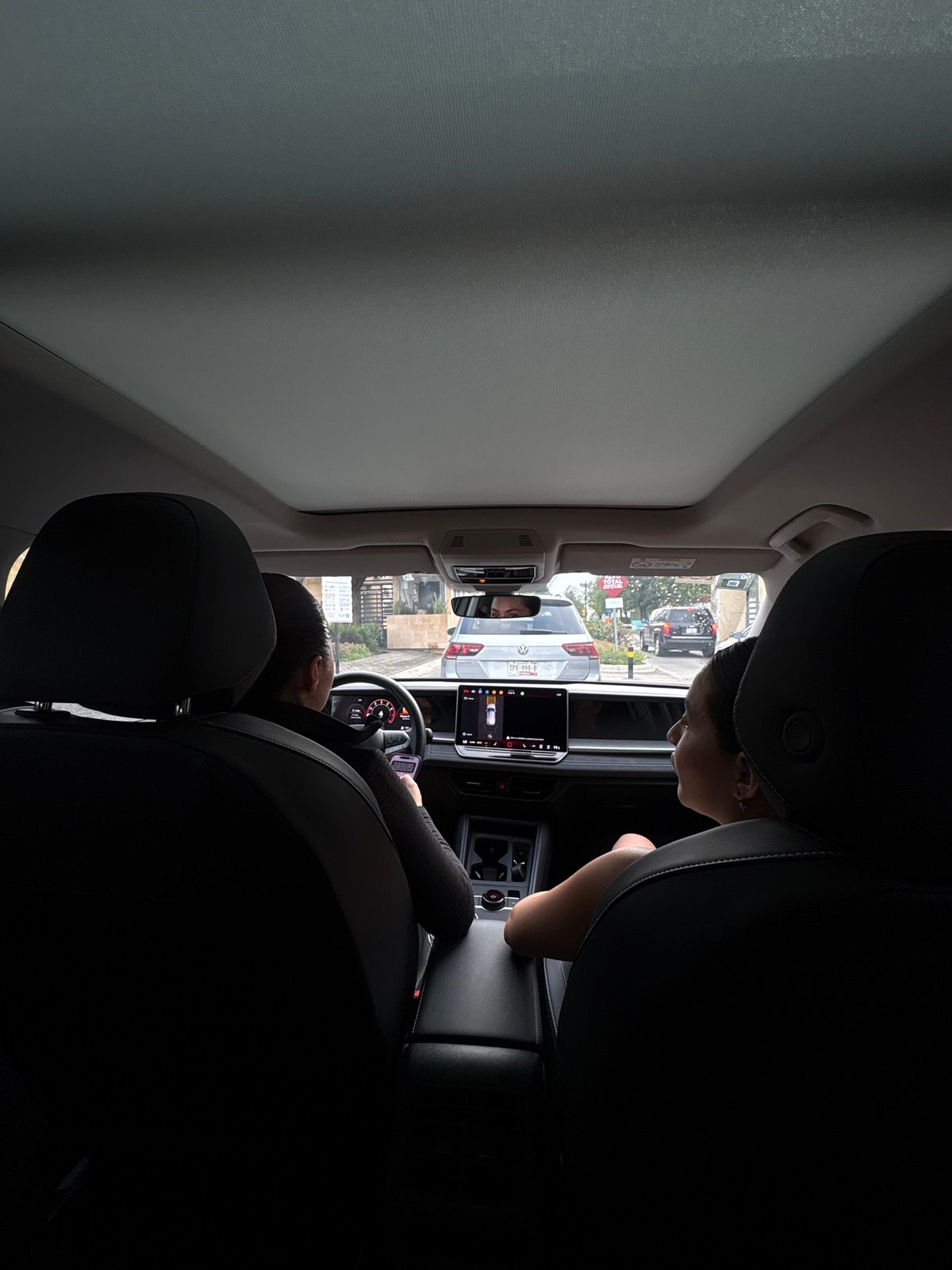 Inside a parked car in San Bernardino Tlaxcalancingo, midday