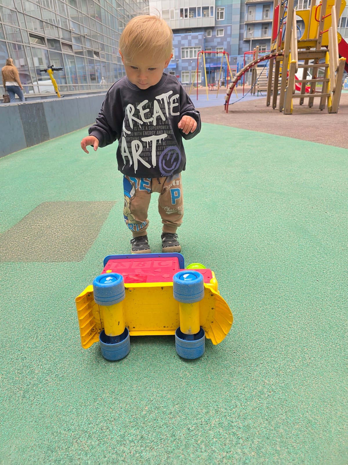 Playground visit and selfies at a Saint Petersburg apartment complex