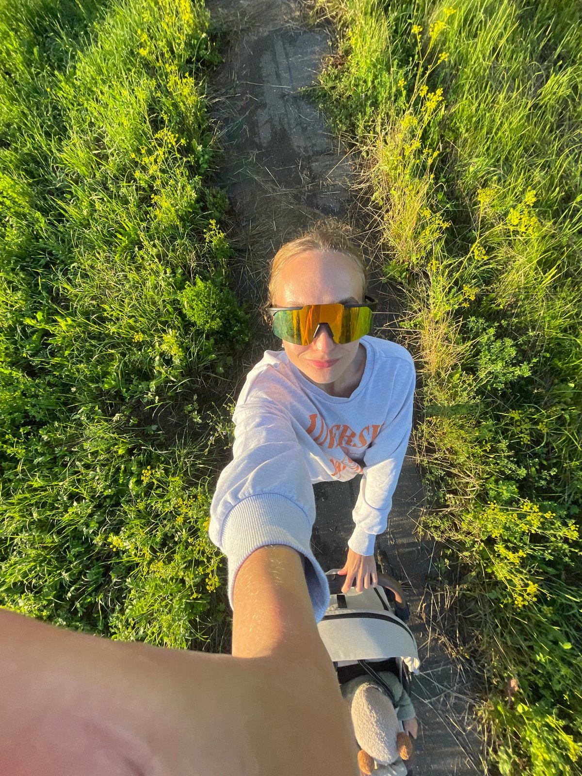 Sunny stroller walk and selfies in Подшивалово, Russia