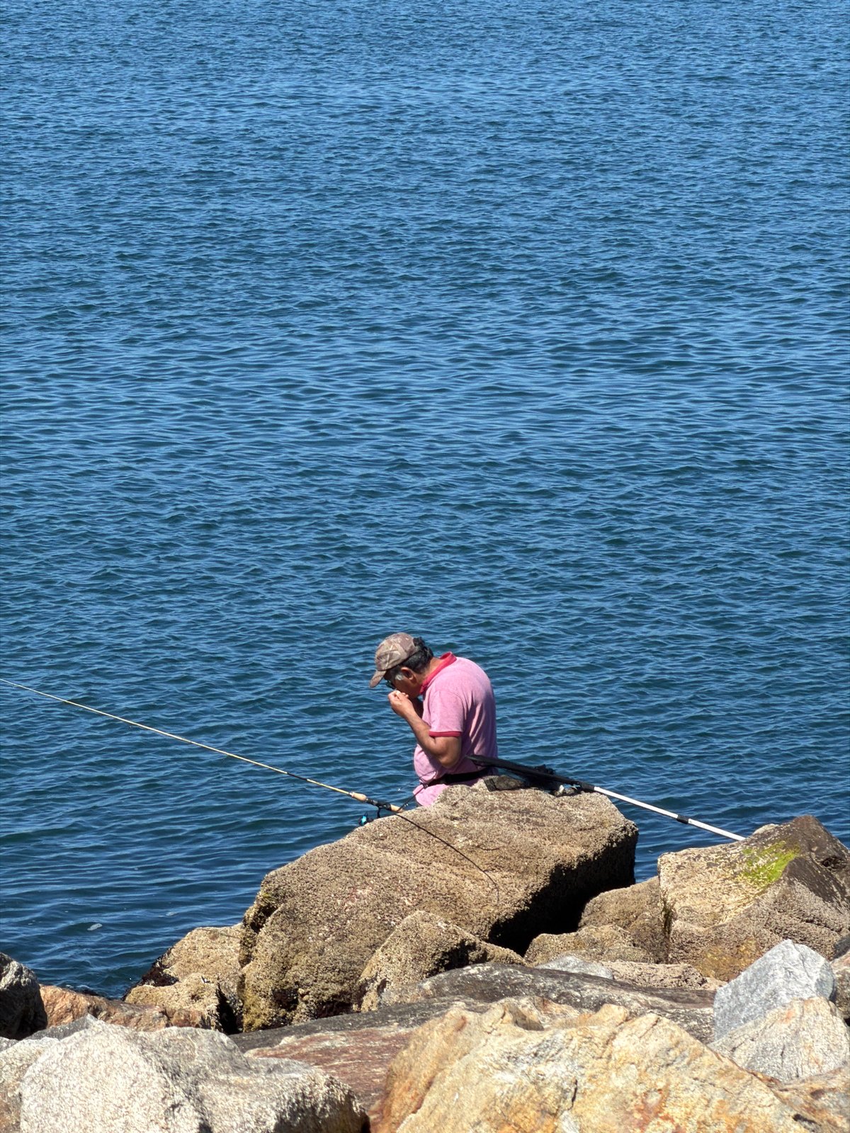Afternoon fishing and walking at Gafanha da Nazaré coastline